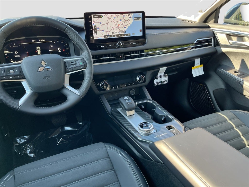 2025 Mitsubishi Outlander SE Tech Package