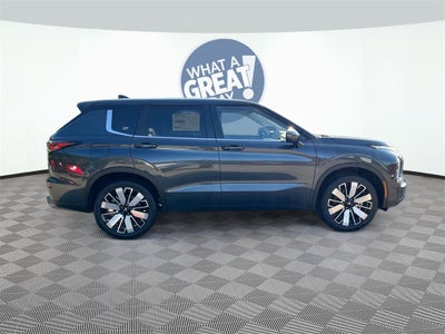 2025 Mitsubishi Outlander SE Tech Package