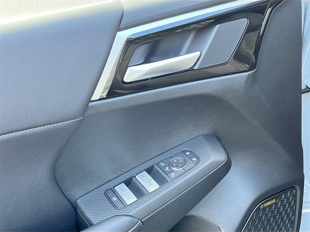 2026 Mitsubishi Outlander SE Tech Package