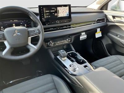 2026 Mitsubishi Outlander SE Tech Package