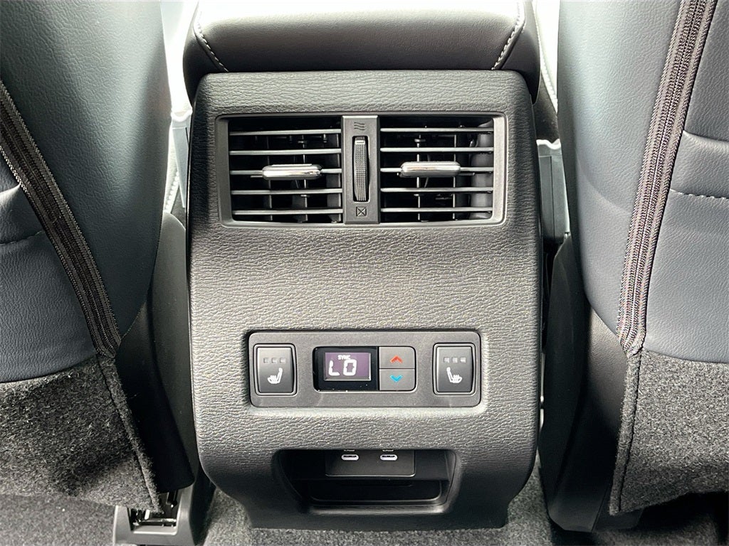 2025 Mitsubishi Outlander SEL