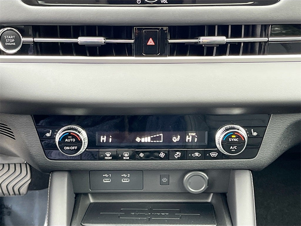 2025 Mitsubishi Outlander SE Tech Package