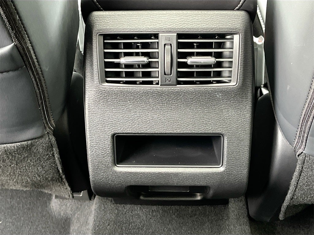 2025 Mitsubishi Outlander SE Tech Package