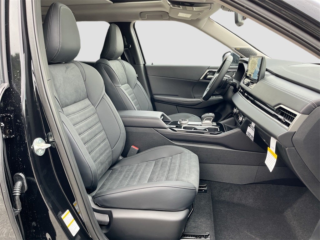 2025 Mitsubishi Outlander SE Tech Package