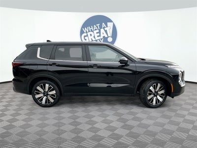 2025 Mitsubishi Outlander SE Tech Package