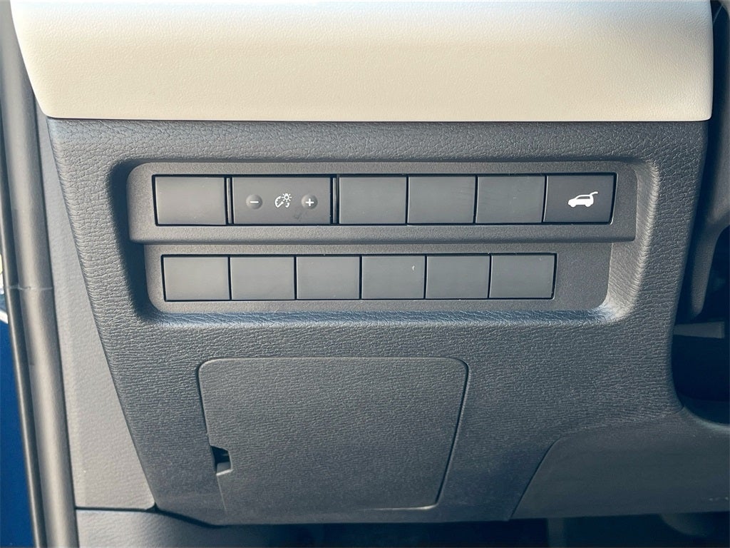 2025 Mitsubishi Outlander SE Tech Package