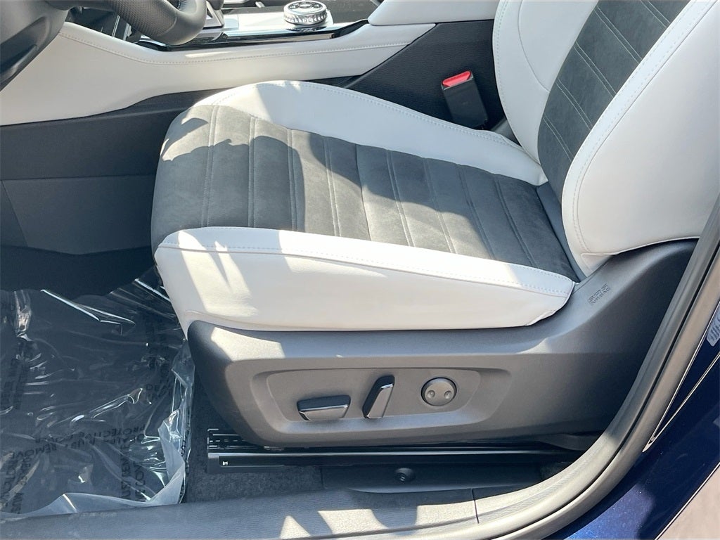 2025 Mitsubishi Outlander SE Tech Package