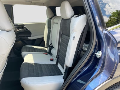 2025 Mitsubishi Outlander SE Tech Package