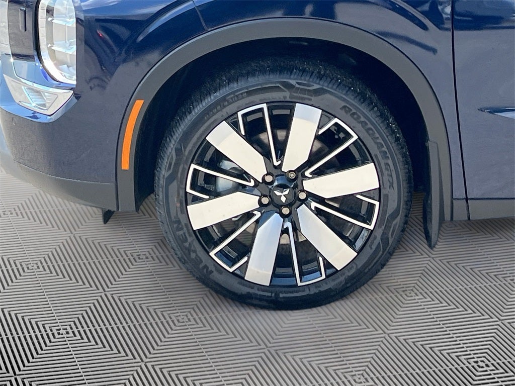 2025 Mitsubishi Outlander SE Tech Package