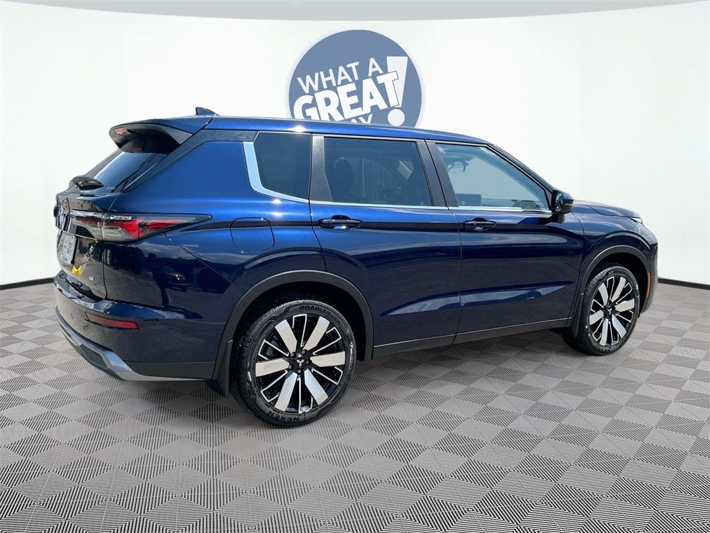 2025 Mitsubishi Outlander SE Tech Package