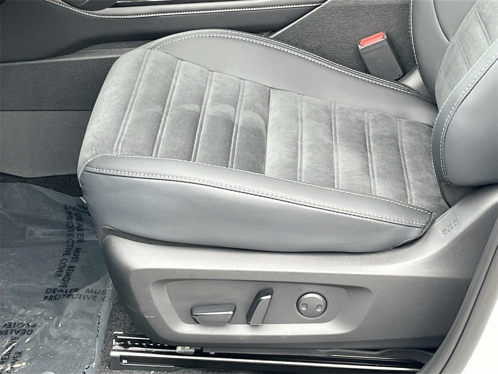 2025 Mitsubishi Outlander Trail Edition Launch Package