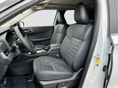 2025 Mitsubishi Outlander Trail Edition Launch Package