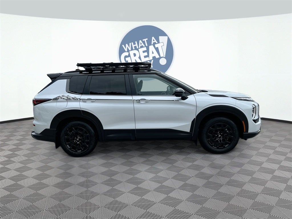 2025 Mitsubishi Outlander Trail Edition Launch Package