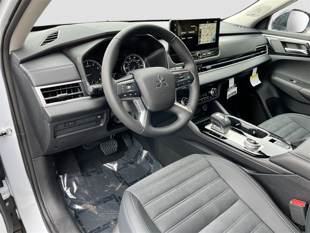 2025 Mitsubishi Outlander Trail Edition Launch Package