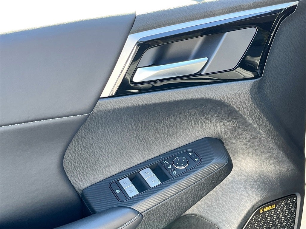 2026 Mitsubishi Outlander SE Tech Package