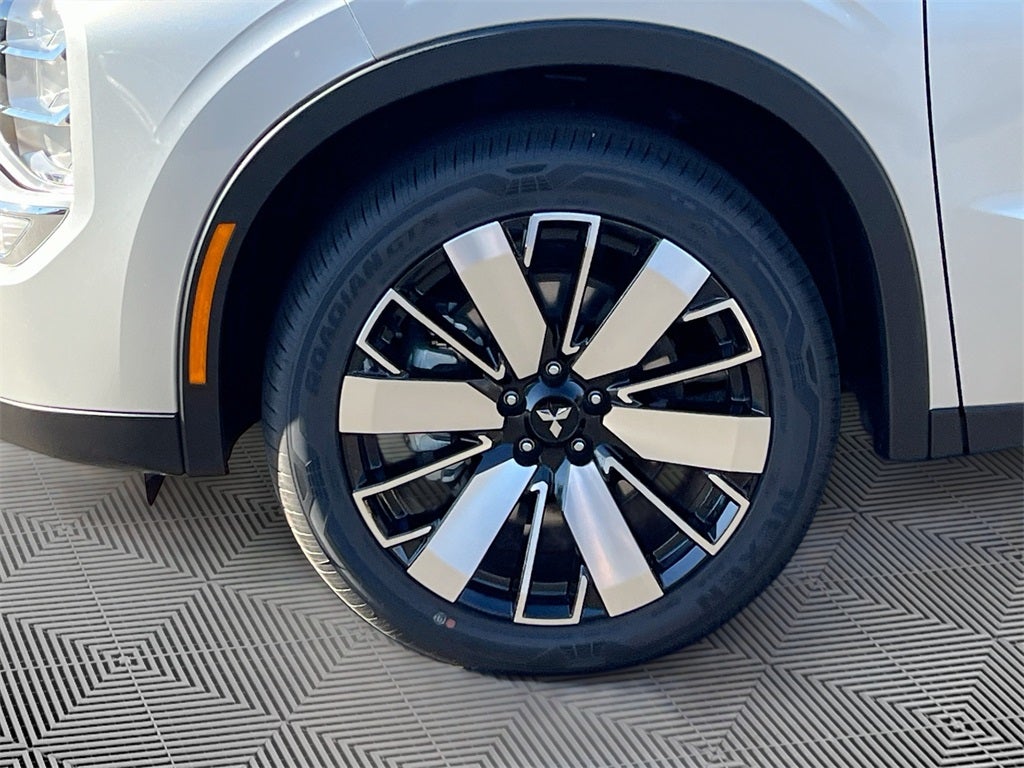 2026 Mitsubishi Outlander SE Tech Package