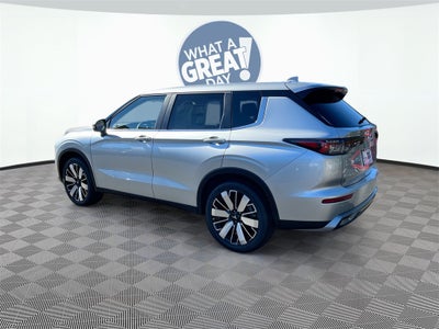 2026 Mitsubishi Outlander SE Tech Package