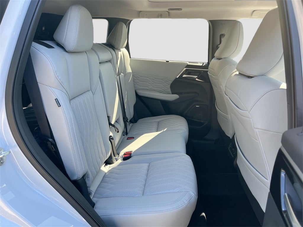 2025 Mitsubishi Outlander SEL