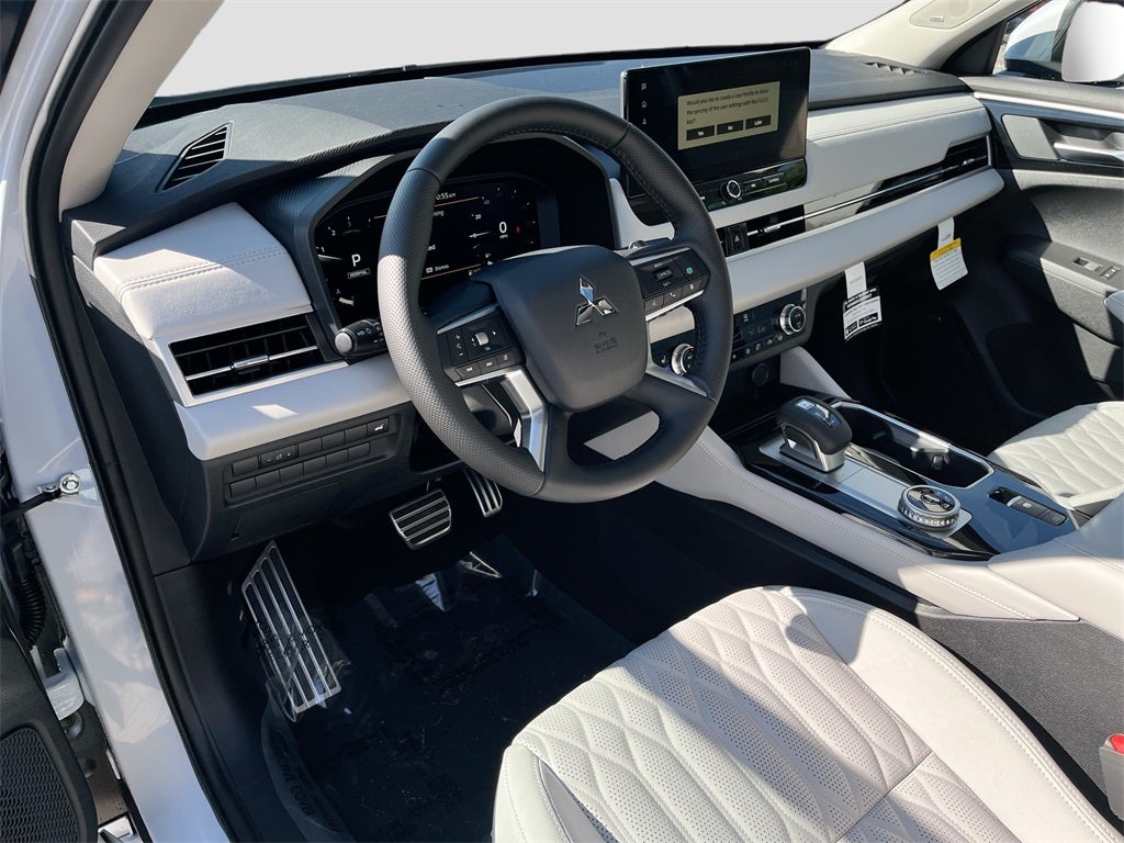 2025 Mitsubishi Outlander SEL