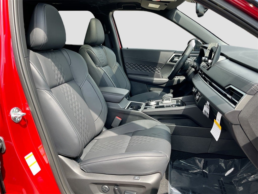 2025 Mitsubishi Outlander Plug-In Hybrid SEL Black Edition