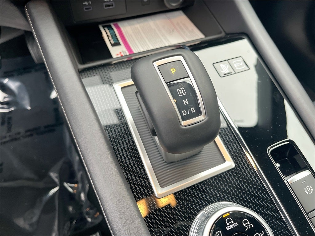 2025 Mitsubishi Outlander Plug-In Hybrid SEL Black Edition