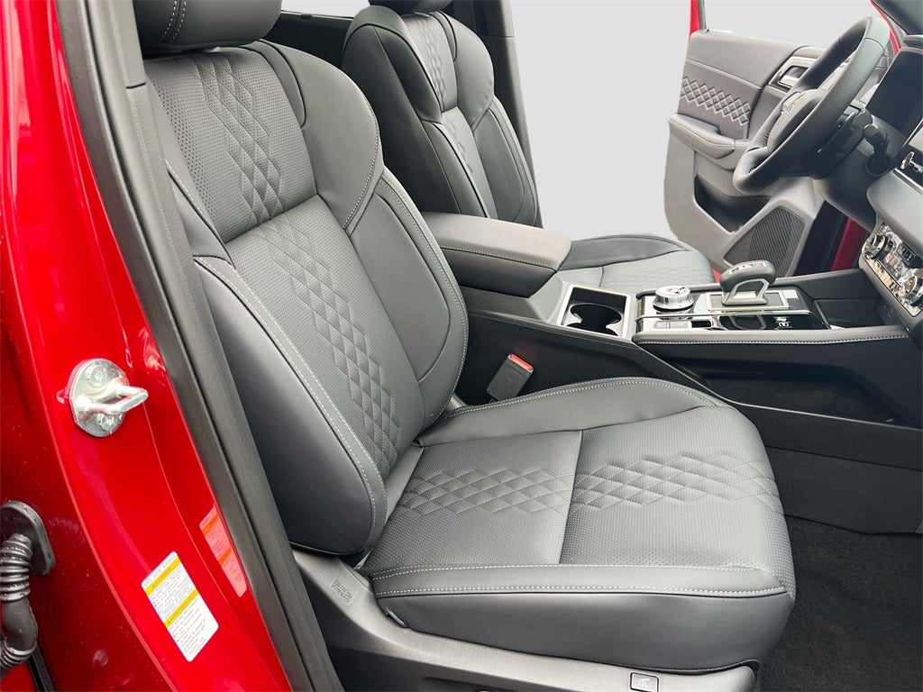 2025 Mitsubishi Outlander Plug-In Hybrid SEL Black Edition