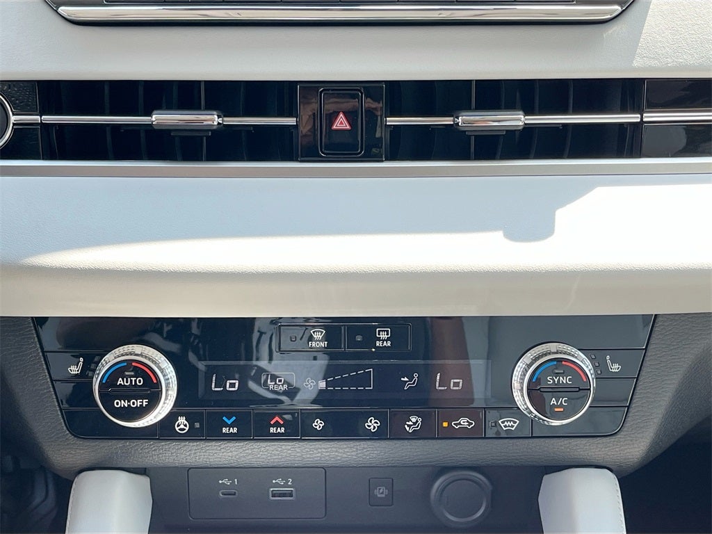 2025 Mitsubishi Outlander Plug-In Hybrid SEL