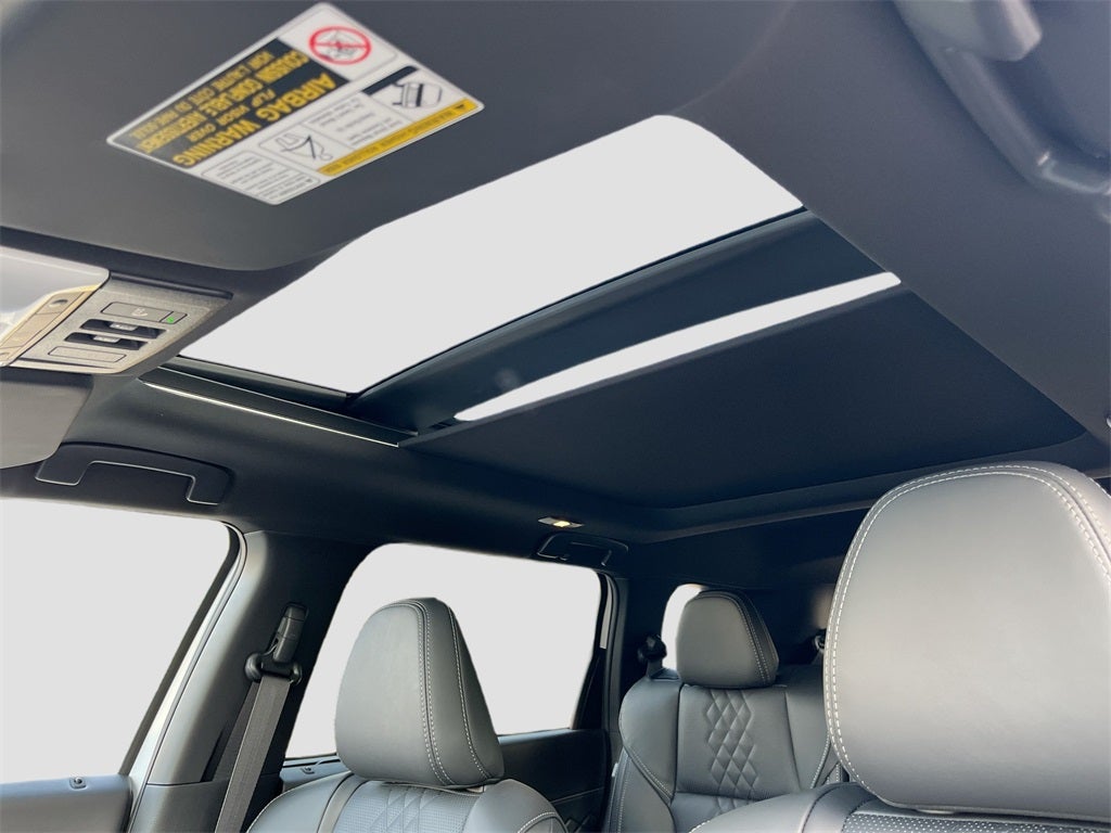 2025 Mitsubishi Outlander Plug-In Hybrid SEL Black Edition