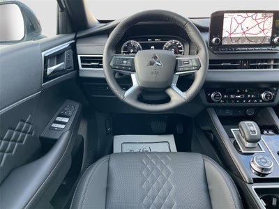 2025 Mitsubishi Outlander Plug-In Hybrid SEL Black Edition