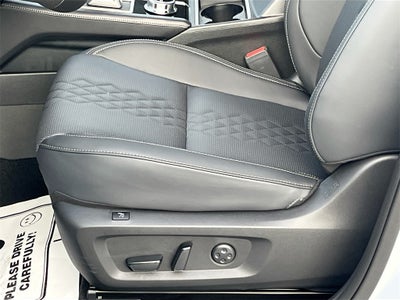 2025 Mitsubishi Outlander Plug-In Hybrid SEL Black Edition