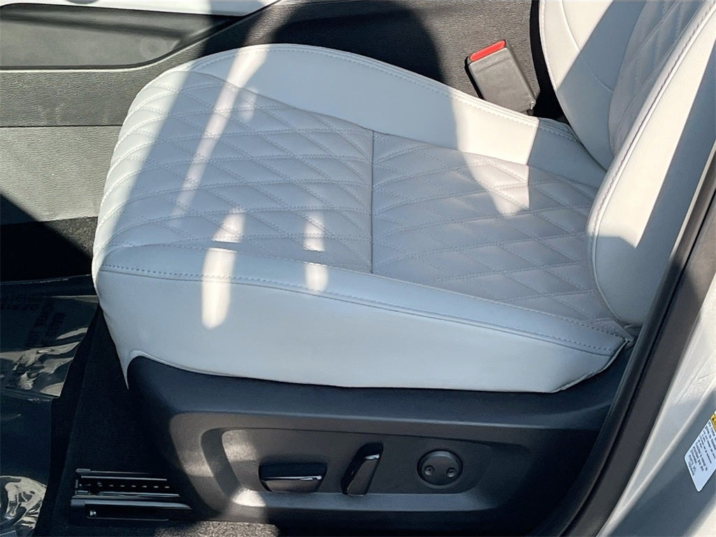 2025 Mitsubishi Outlander Plug-In Hybrid SEL