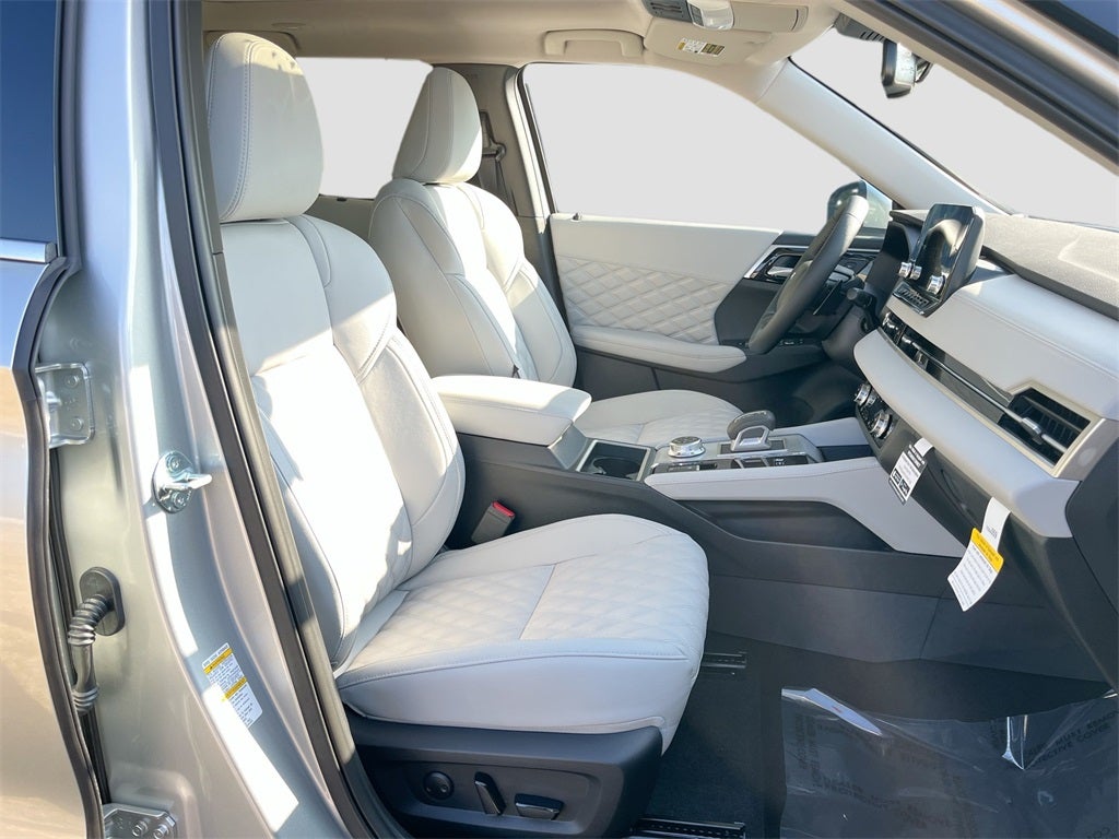 2025 Mitsubishi Outlander Plug-In Hybrid SEL