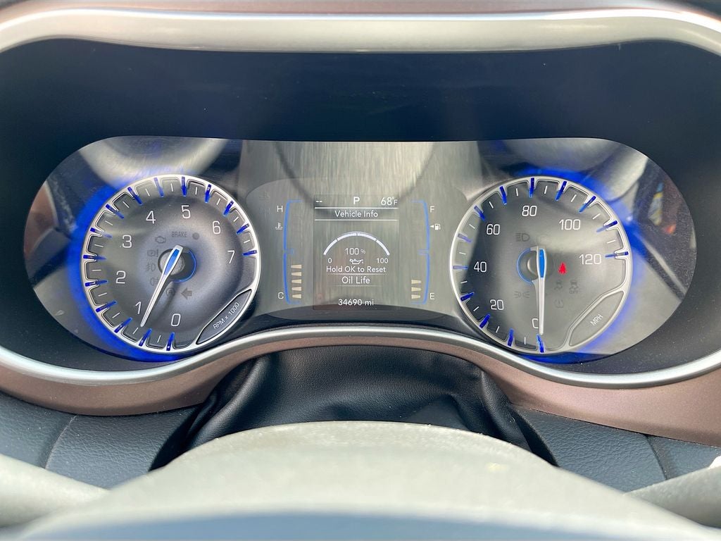 2023 Chrysler Voyager LX