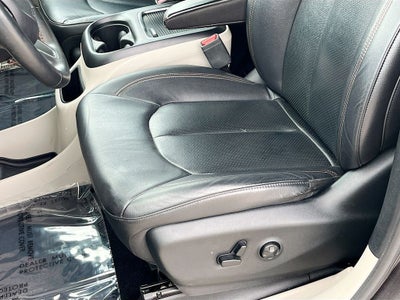 2017 Chrysler Pacifica Touring L Plus