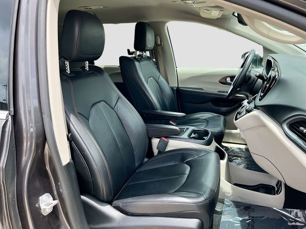 2017 Chrysler Pacifica Touring L Plus