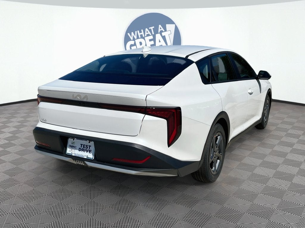 2026 Kia K4 LXS