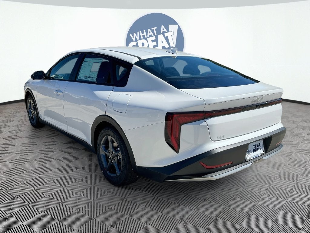 2026 Kia K4 LXS