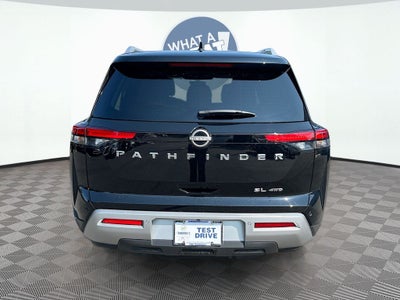 2025 Nissan Pathfinder SL