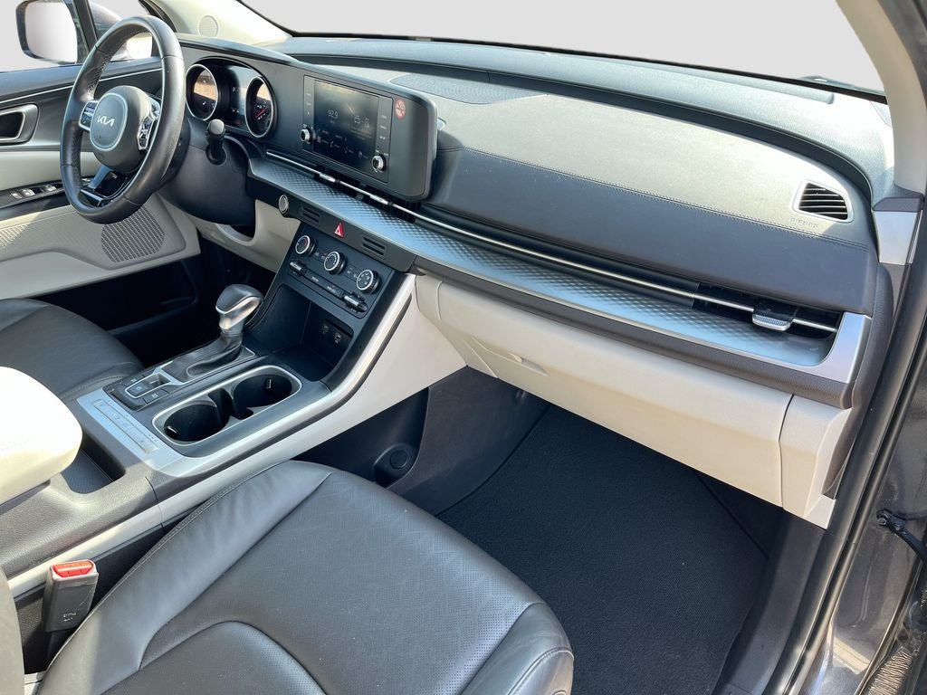 2024 Kia Carnival LX