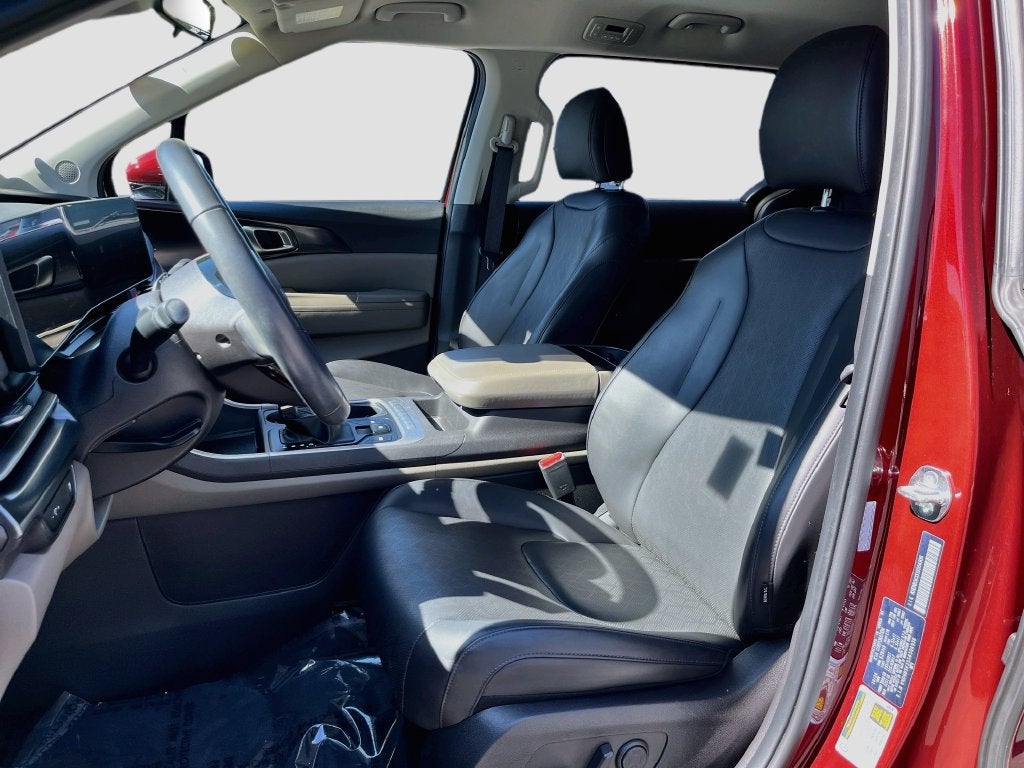 2025 Kia Carnival LXS