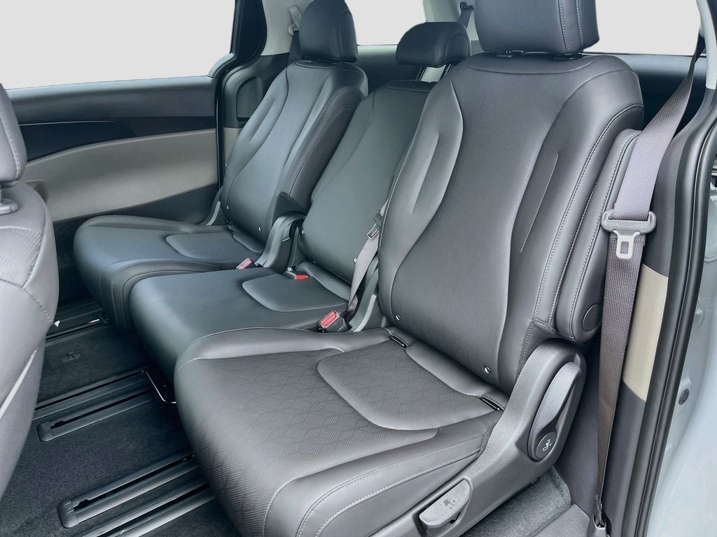 2027 Kia Carnival Hybrid LXS