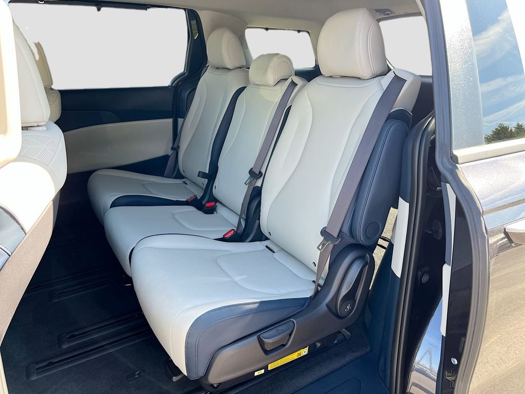 2025 Kia Carnival Hybrid EX