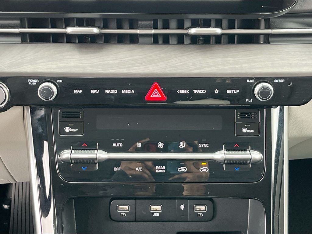 2023 Kia Carnival SX