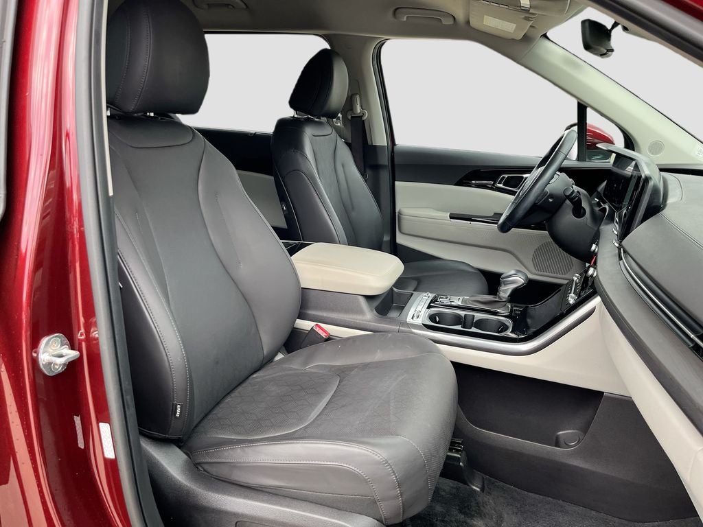 2023 Kia Carnival SX