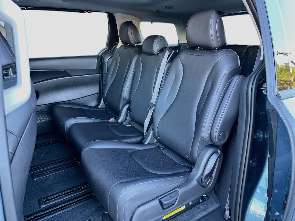 2027 Kia Carnival Hybrid SX