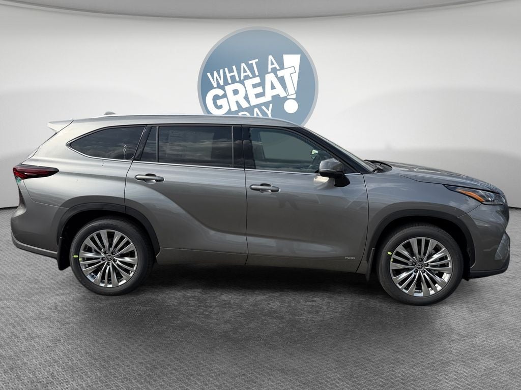 2026 Toyota Highlander Hybrid Platinum