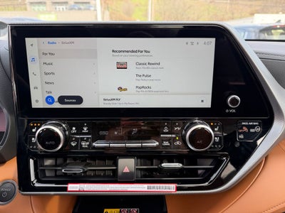 2026 Toyota Highlander Hybrid Platinum