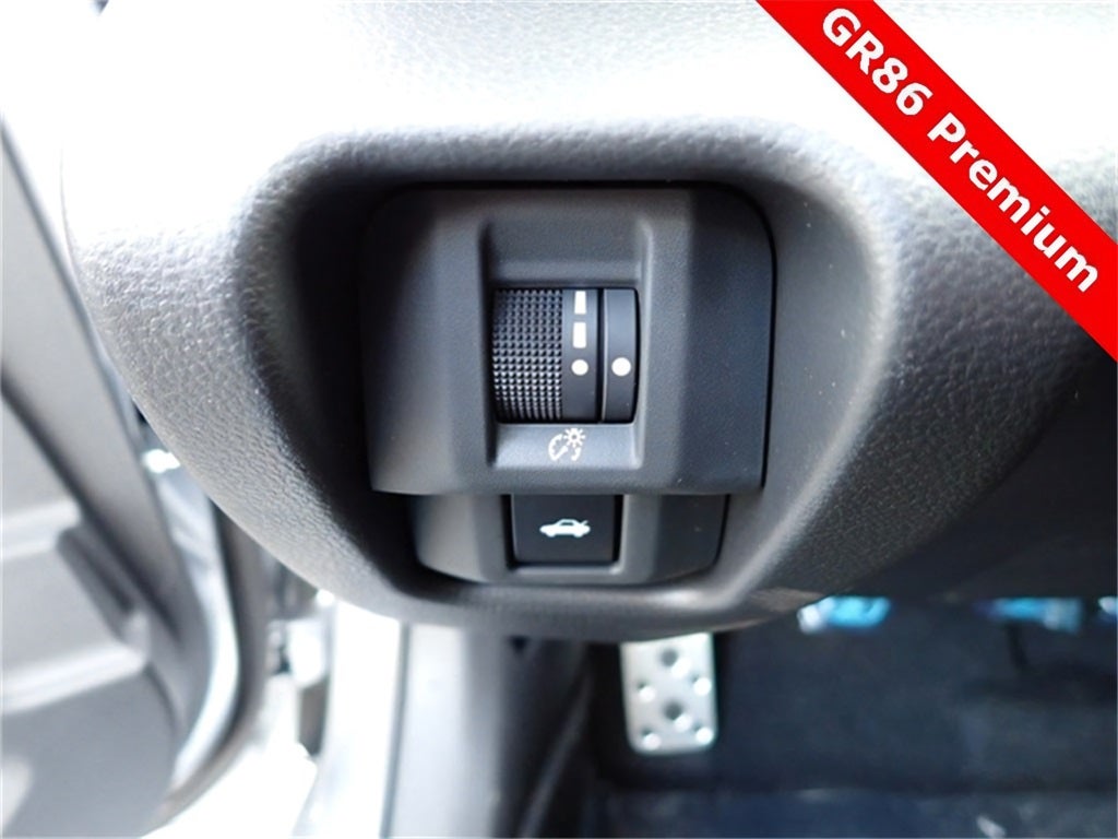 2025 Toyota GR86 Premium MT