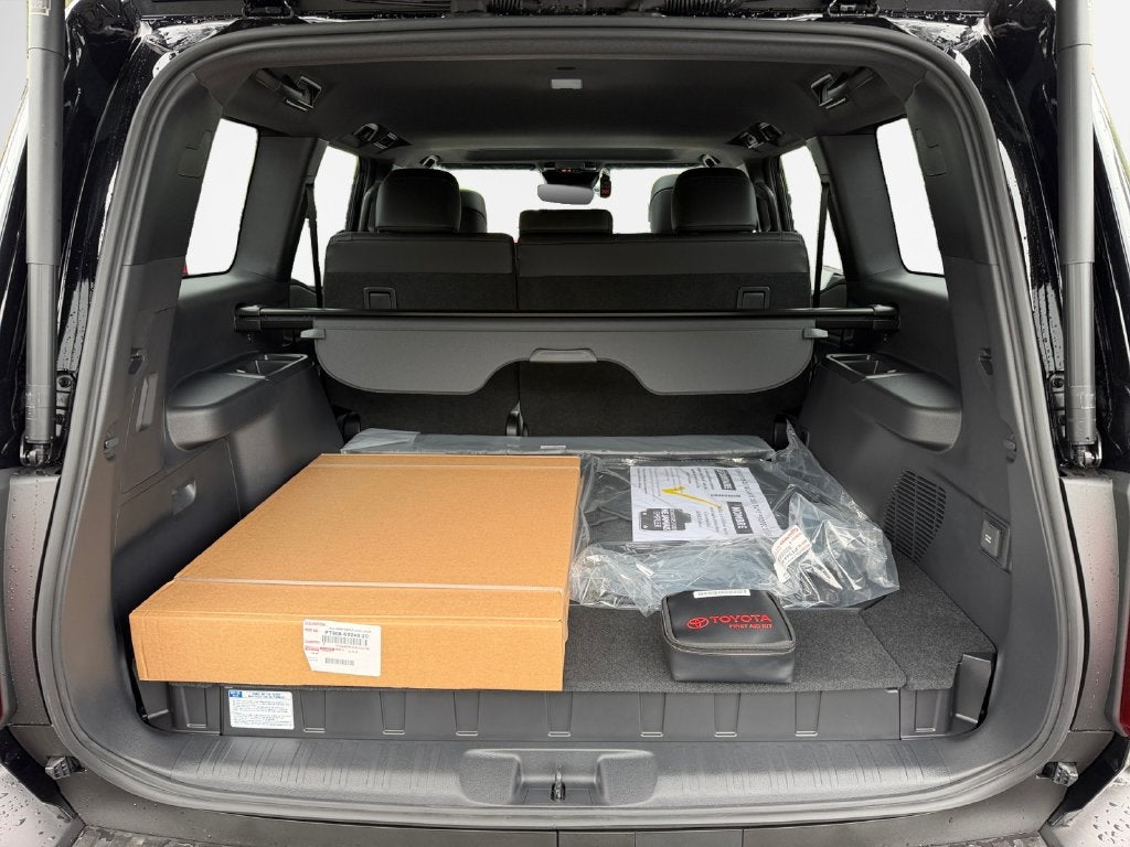 2027 Toyota Land Cruiser Base