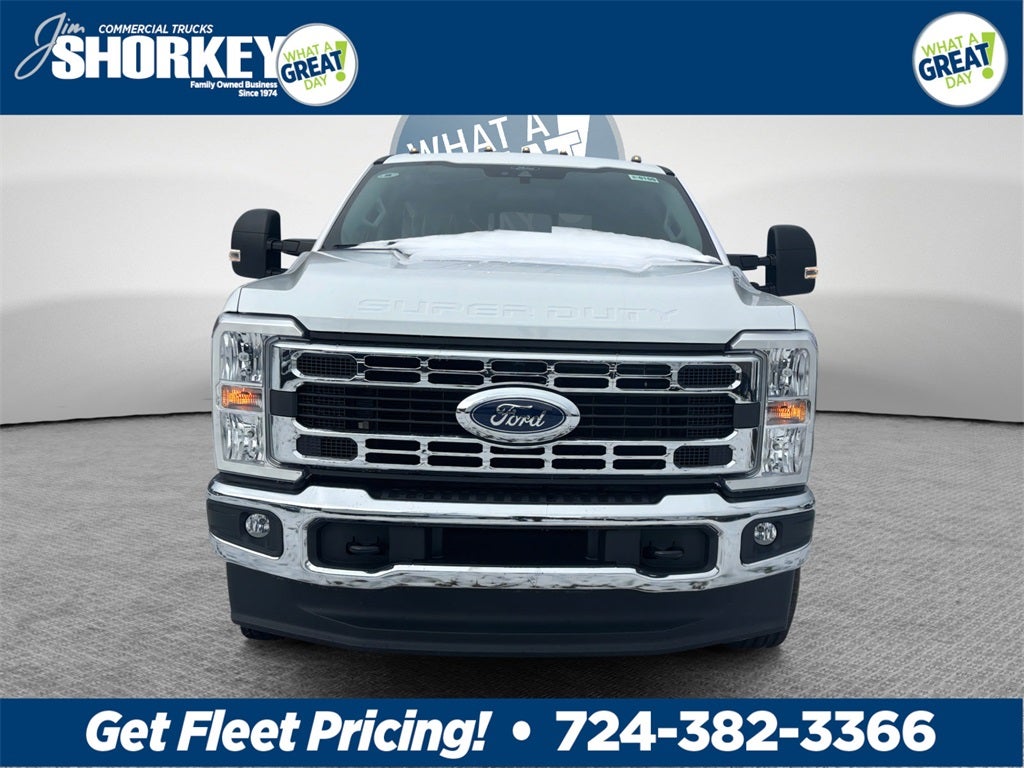 2026 Ford F-350SD XL DRW 4x4 / 6.7L Diesel / 60" CA Chassis